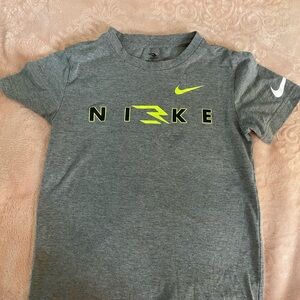 Nike Gray Short Sleeve Tee Athletic Casual